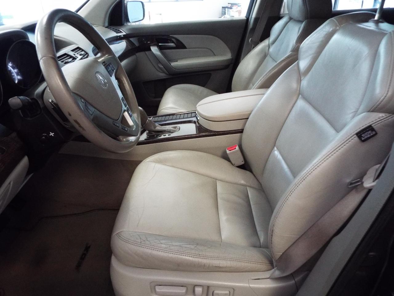 Acura MDX 6-Spd AT w/Tech Package 2011