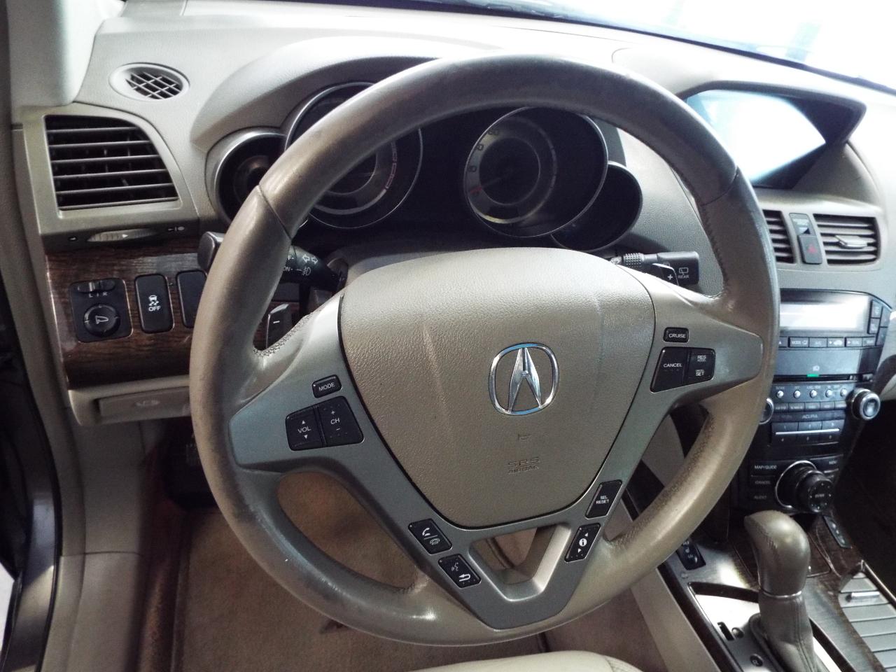 Acura MDX 6-Spd AT w/Tech Package 2011