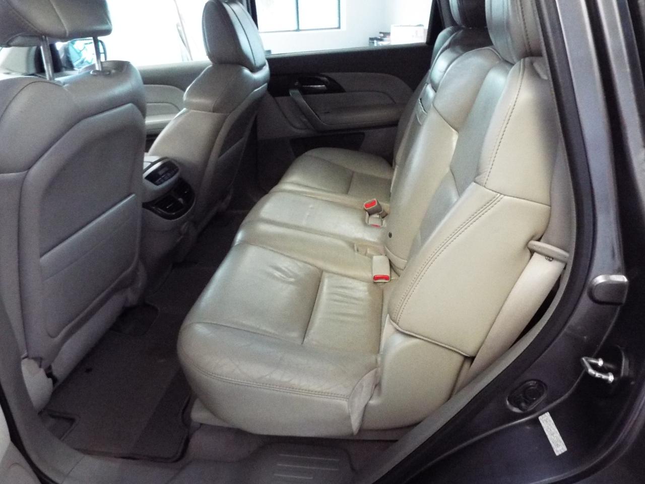Acura MDX 6-Spd AT w/Tech Package 2011