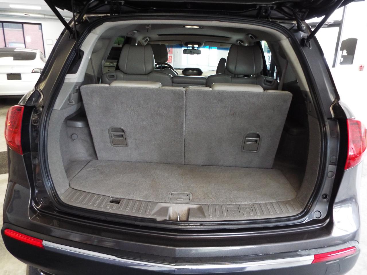 Acura MDX 6-Spd AT w/Tech Package 2011