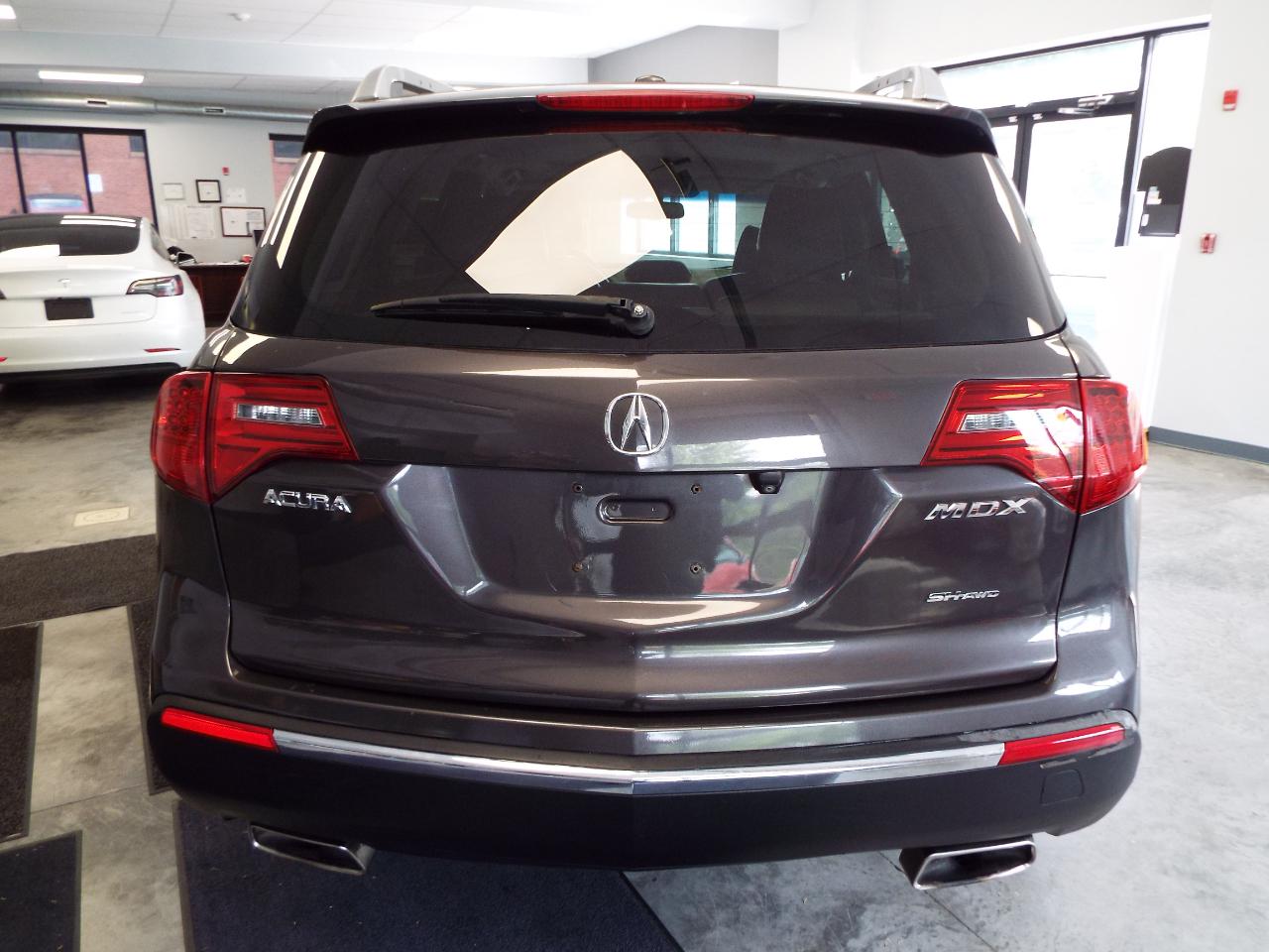 Acura MDX 6-Spd AT w/Tech Package 2011