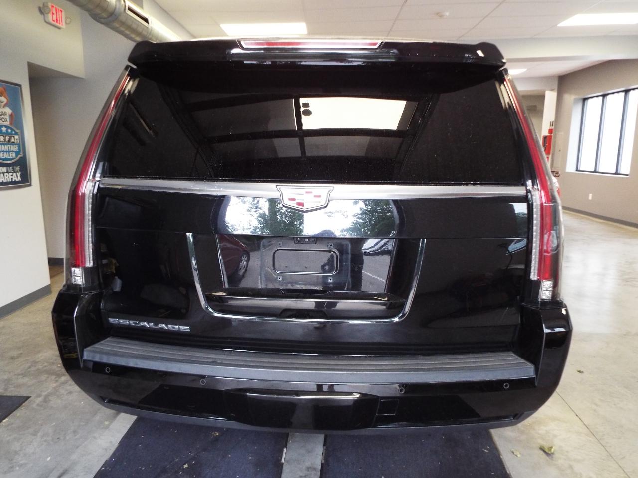 Cadillac Escalade ESV Premium 4WD 2018