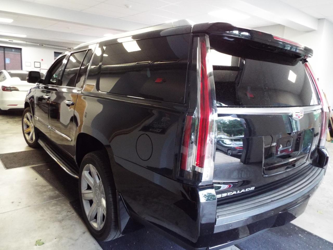 Cadillac Escalade ESV Premium 4WD 2018