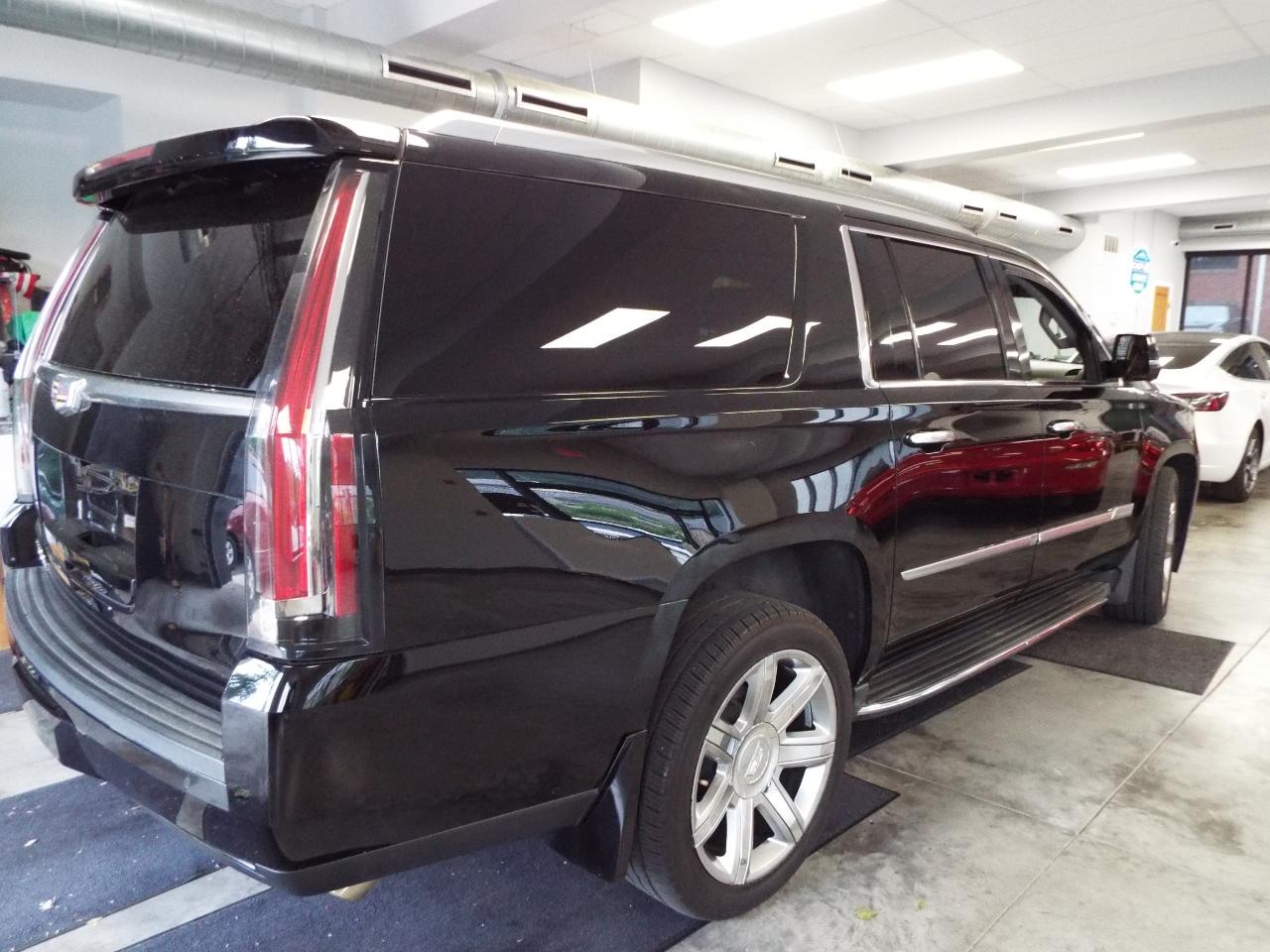 Cadillac Escalade ESV Premium 4WD 2018