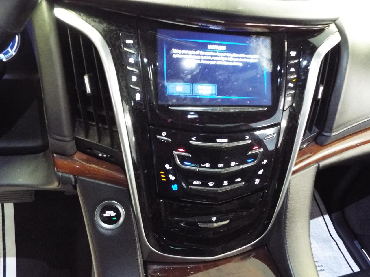 Cadillac Escalade ESV Premium 4WD 2018