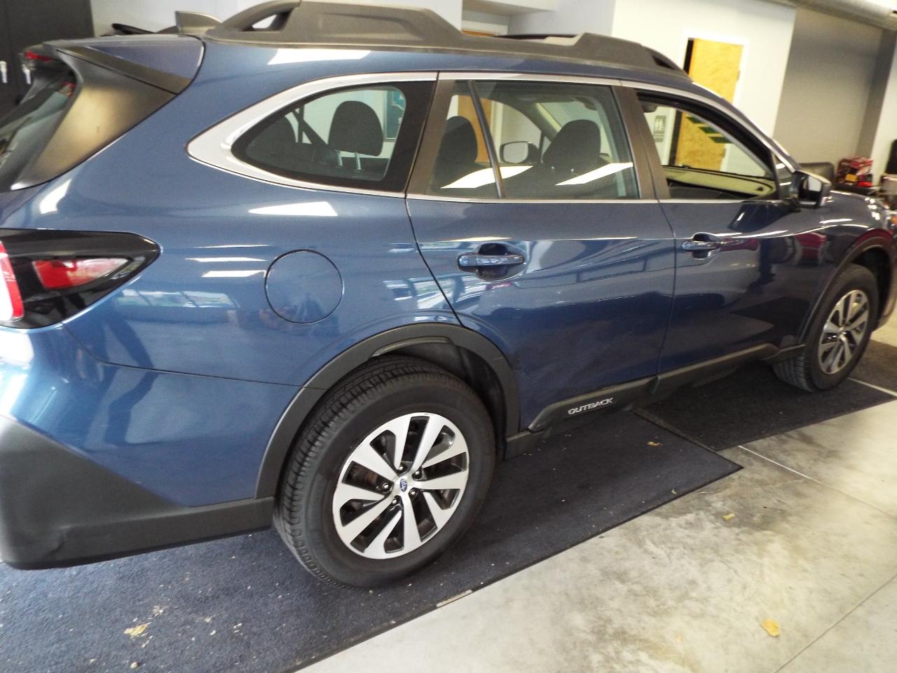 Subaru Outback Base 2021