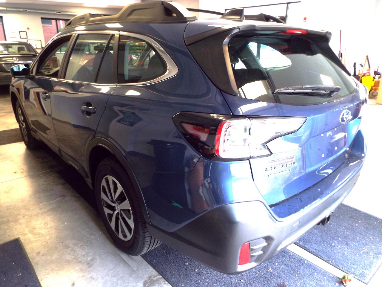Subaru Outback Base 2021