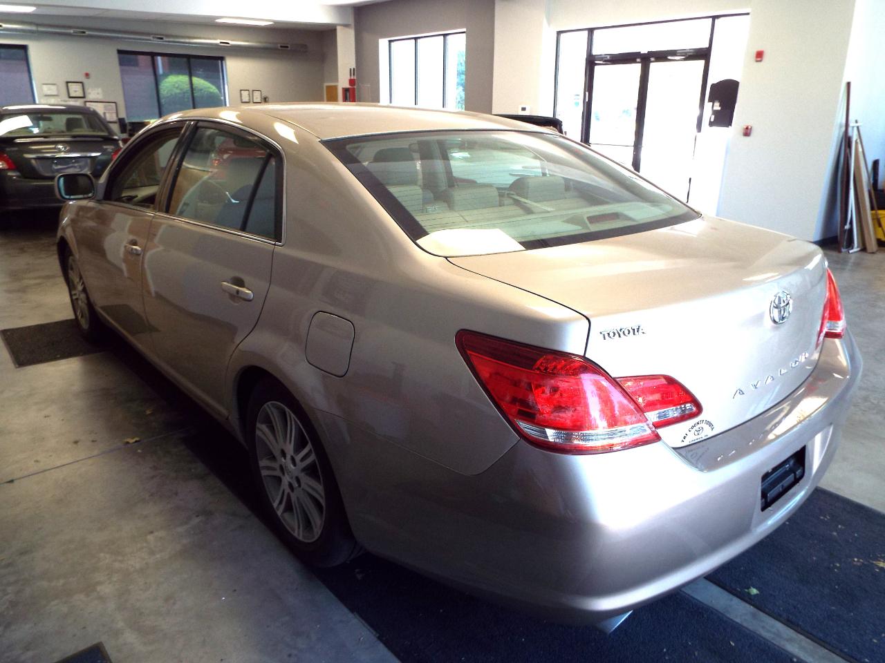 Toyota Avalon Limited 2006