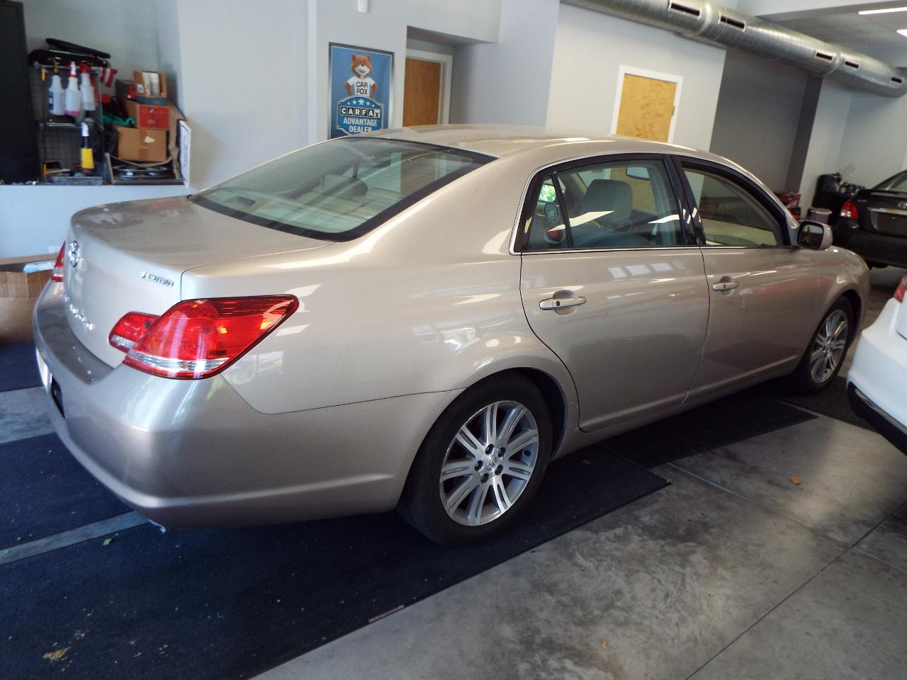 Toyota Avalon Limited 2006