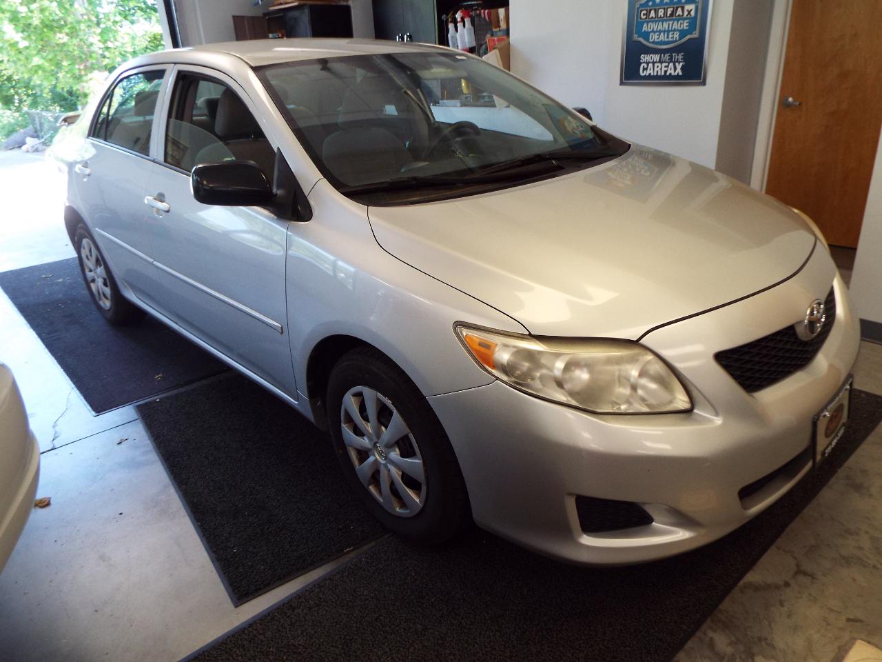Toyota Corolla Base 4D Sedan 2009