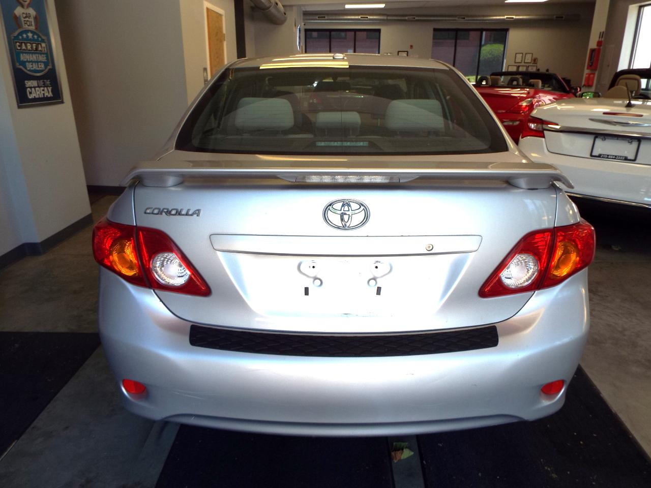 Toyota Corolla Base 4D Sedan 2009