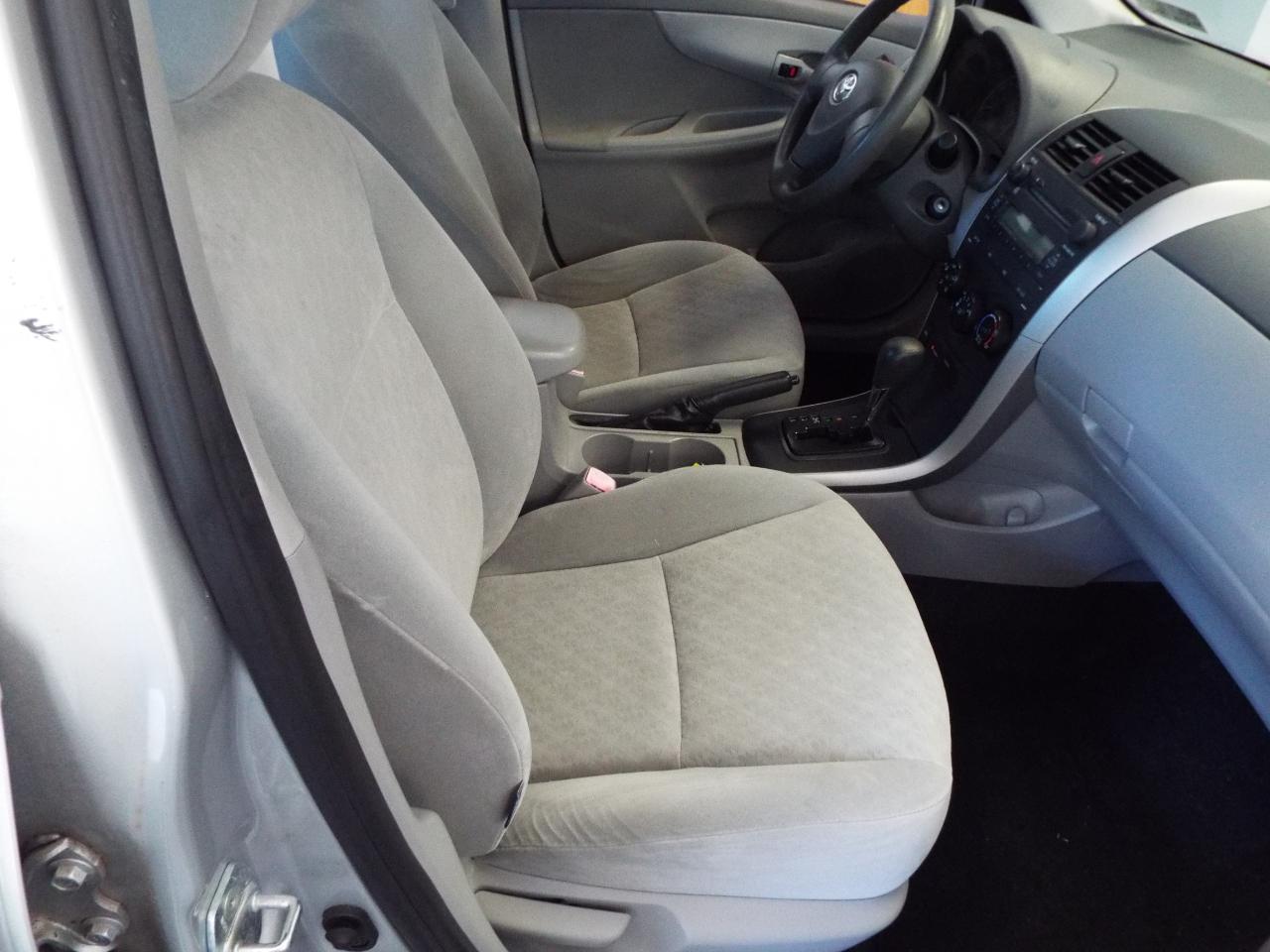 Toyota Corolla Base 4D Sedan 2009