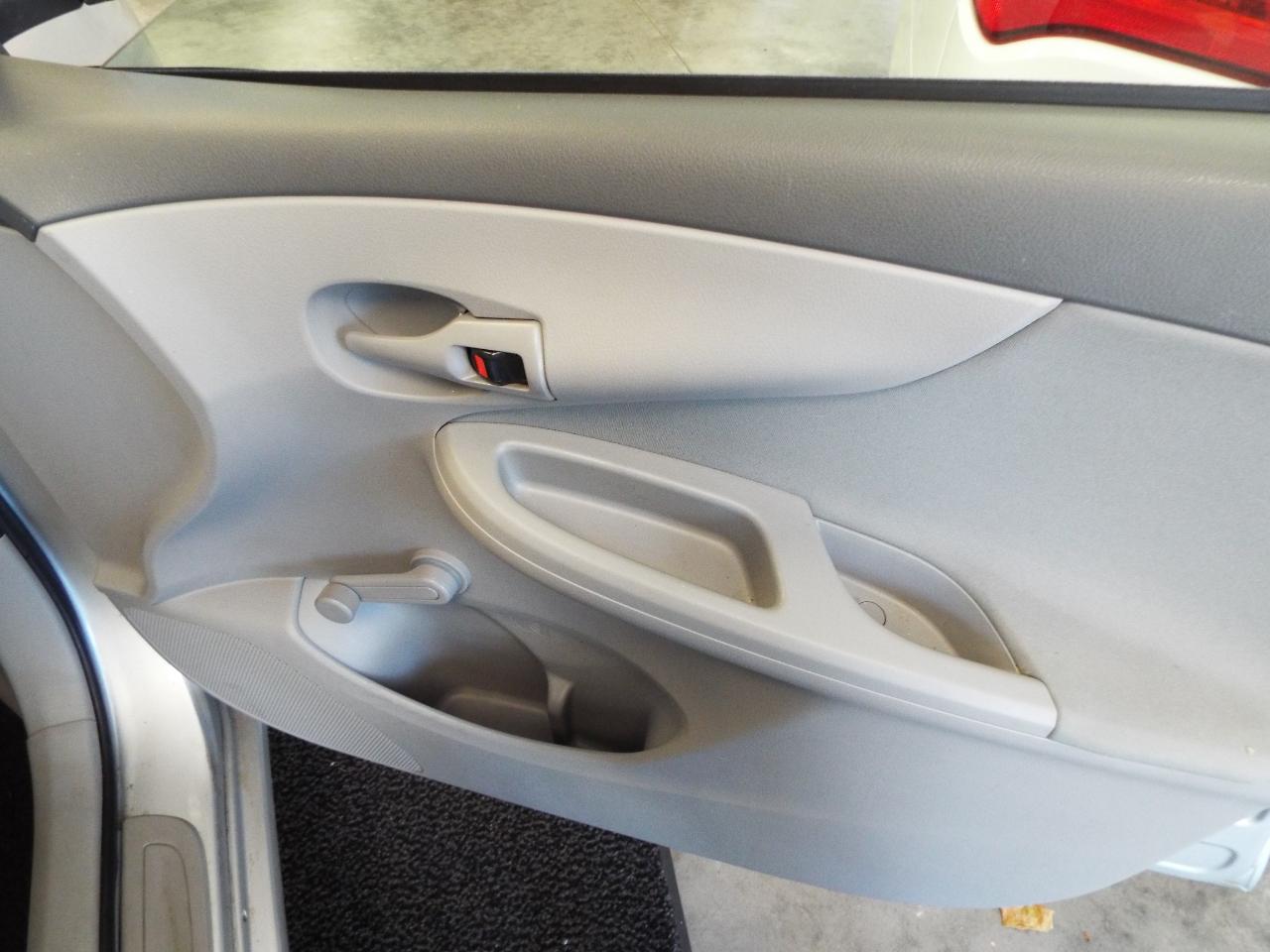 Toyota Corolla Base 4D Sedan 2009