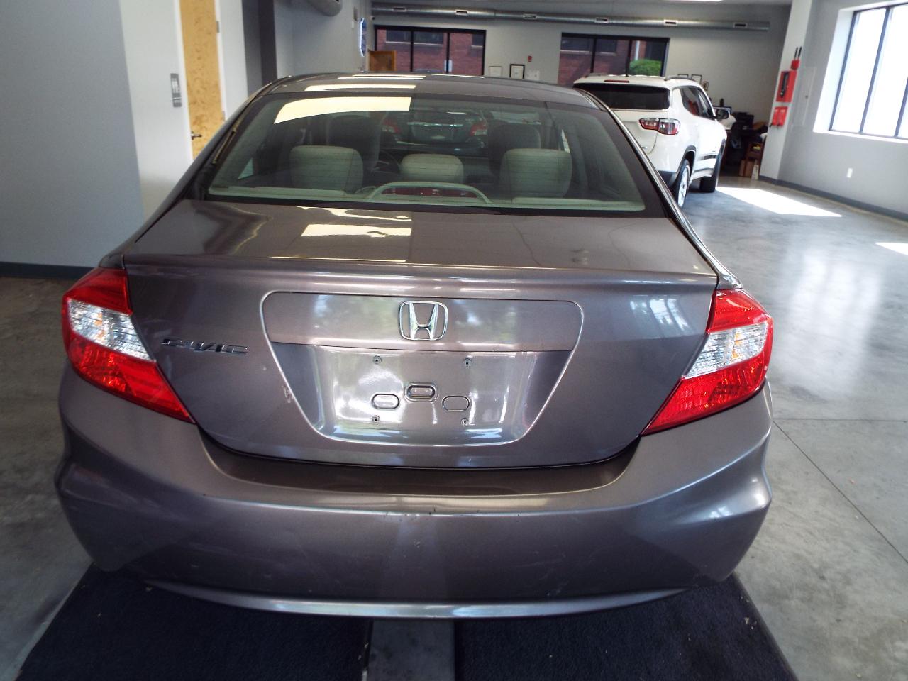 Honda Civic EX Sedan 5-Speed AT 2012