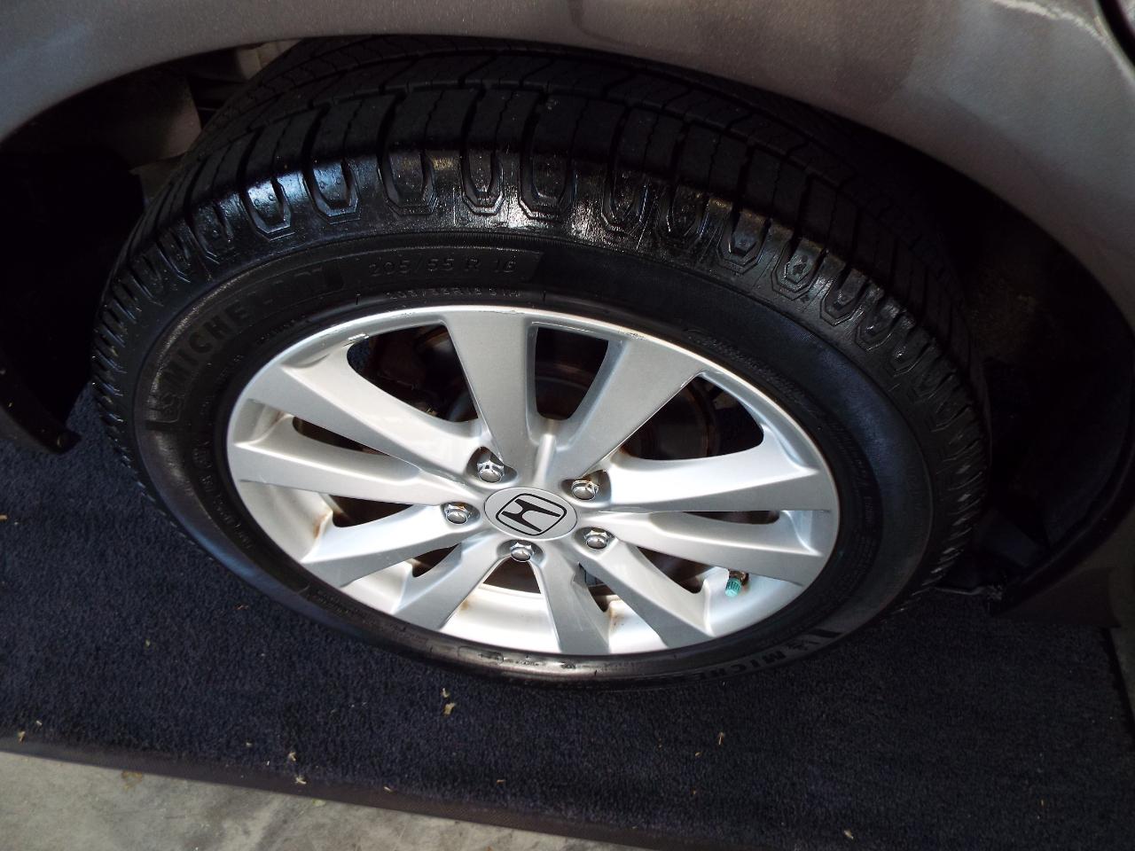 Honda Civic EX Sedan 5-Speed AT 2012