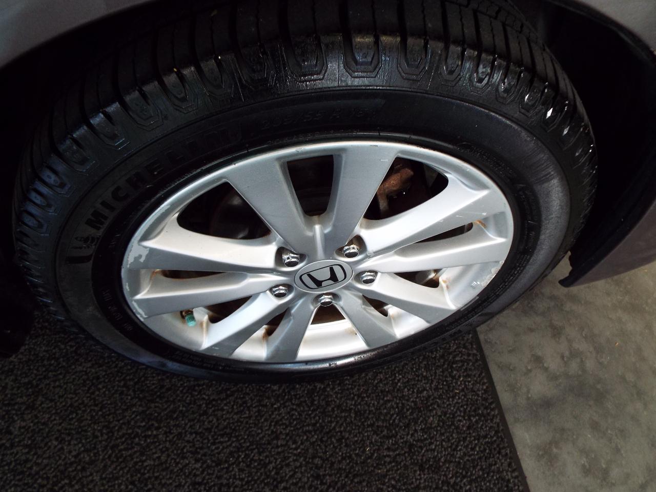 Honda Civic EX Sedan 5-Speed AT 2012