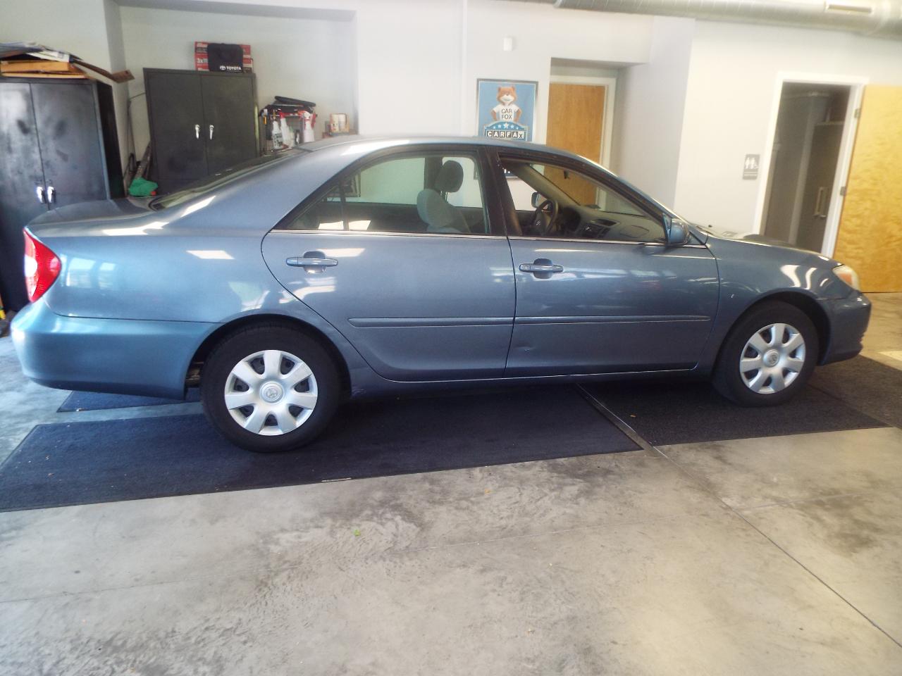 Toyota Camry LE 2003