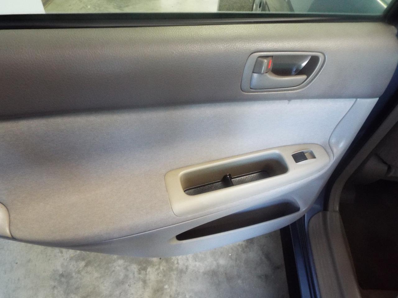 Toyota Camry LE 2003