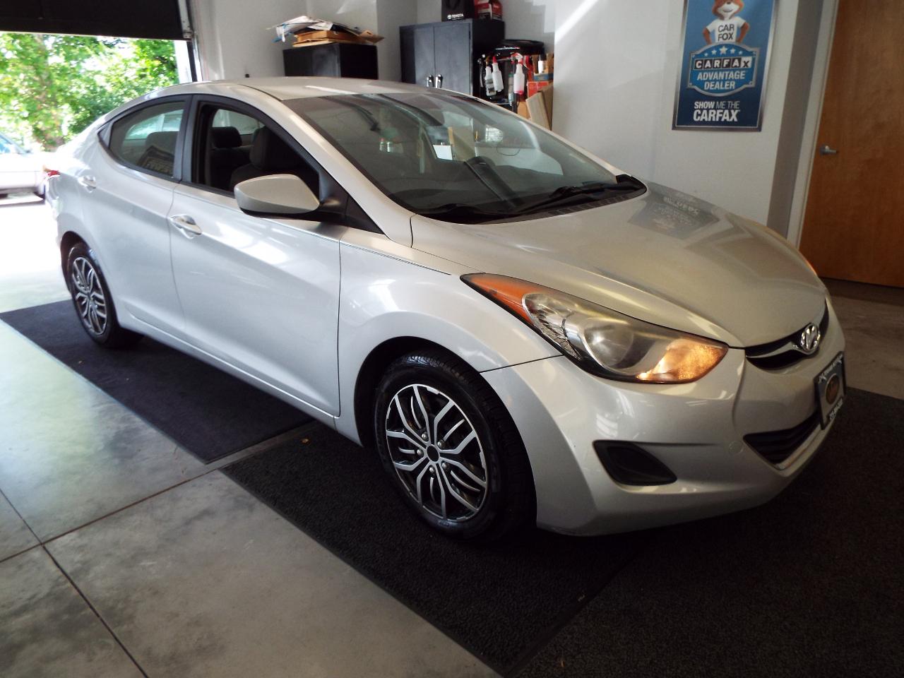 Hyundai Elantra GLS Auto 2012