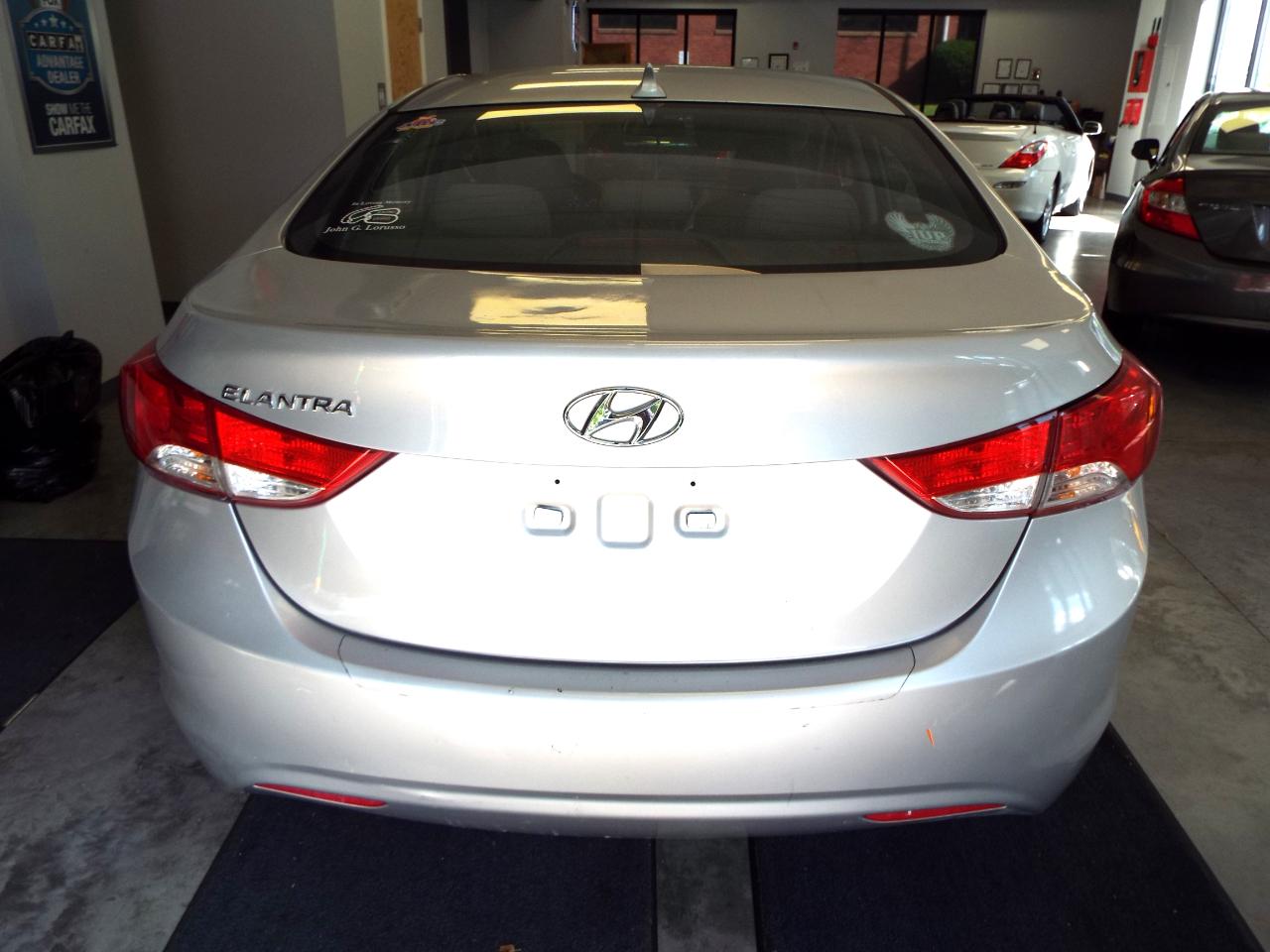 Hyundai Elantra GLS Auto 2012