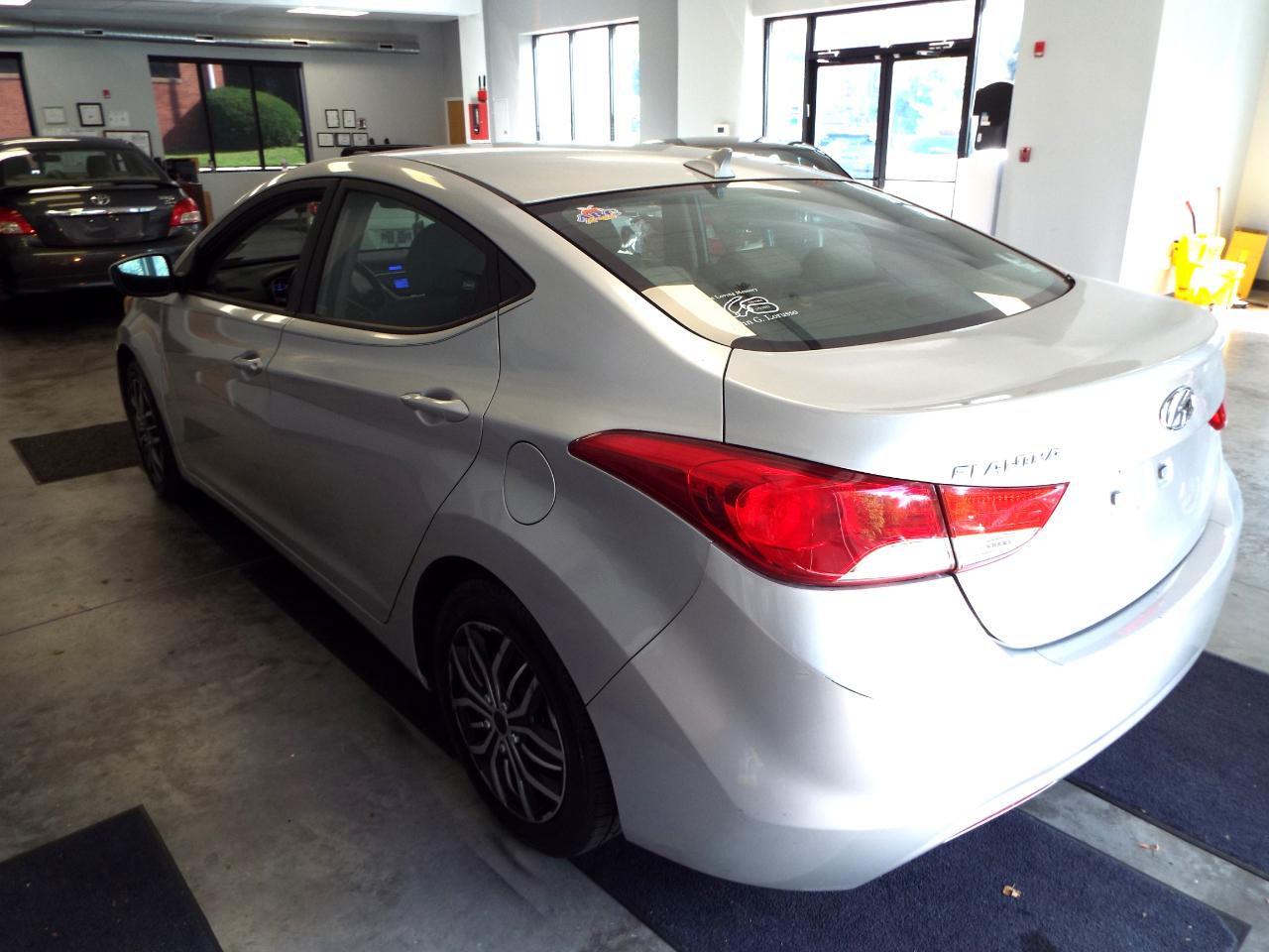 Hyundai Elantra GLS Auto 2012