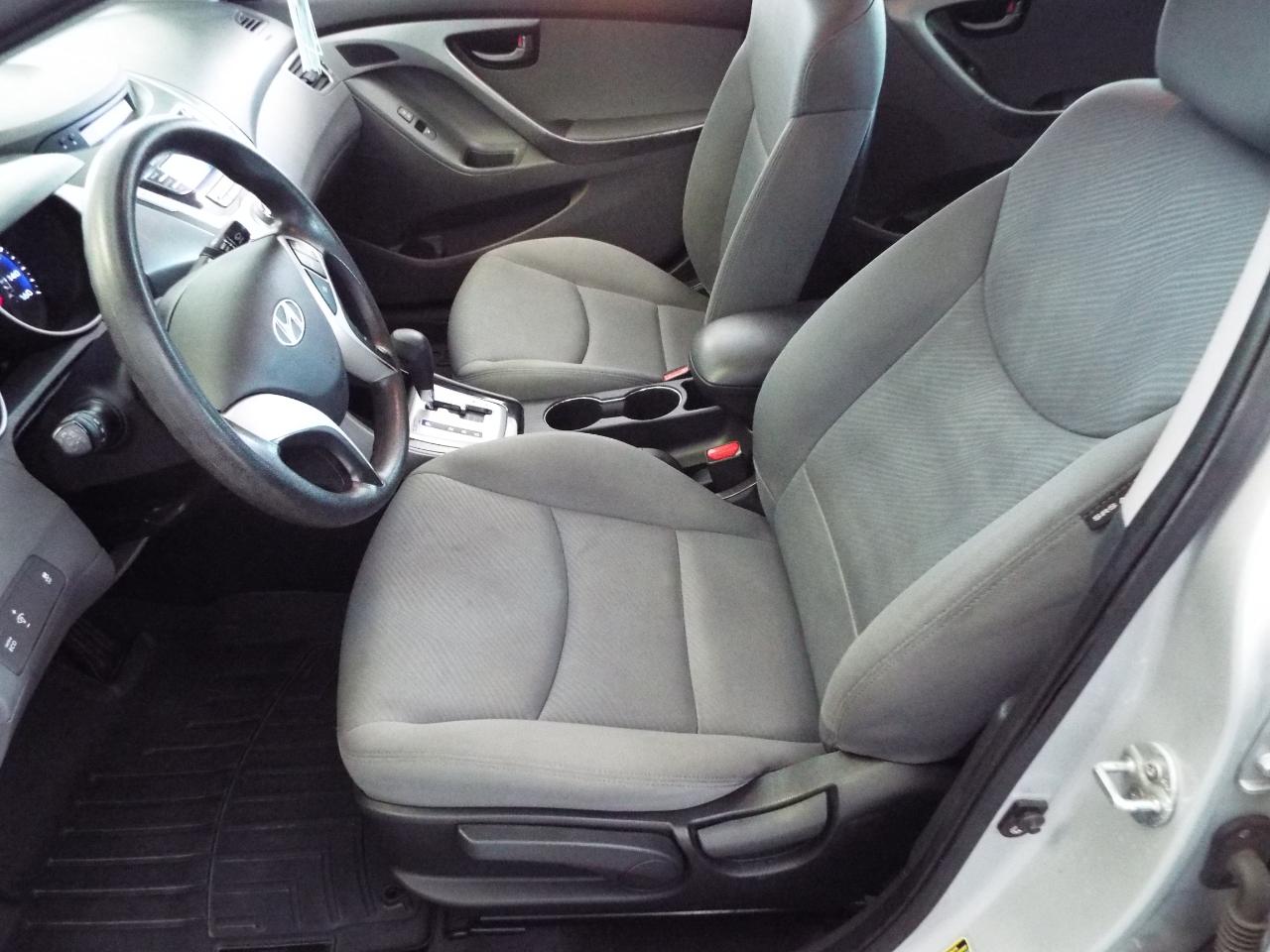 Hyundai Elantra GLS Auto 2012