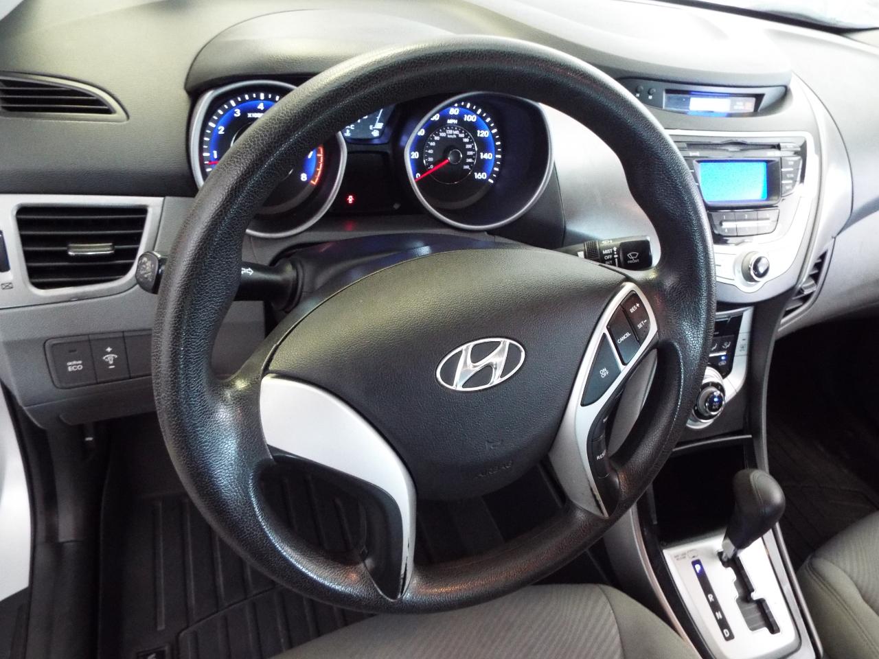 Hyundai Elantra GLS Auto 2012