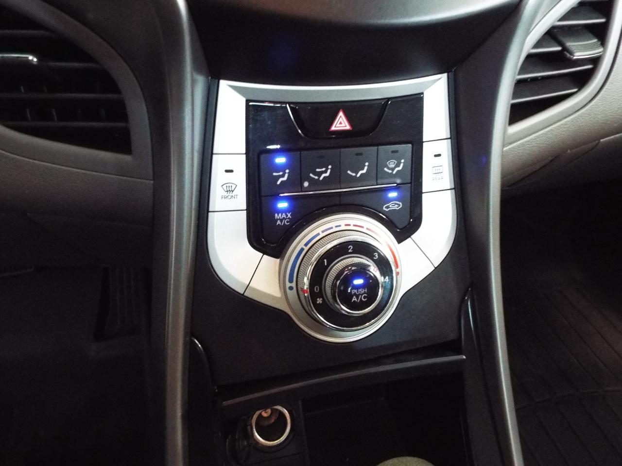 Hyundai Elantra GLS Auto 2012