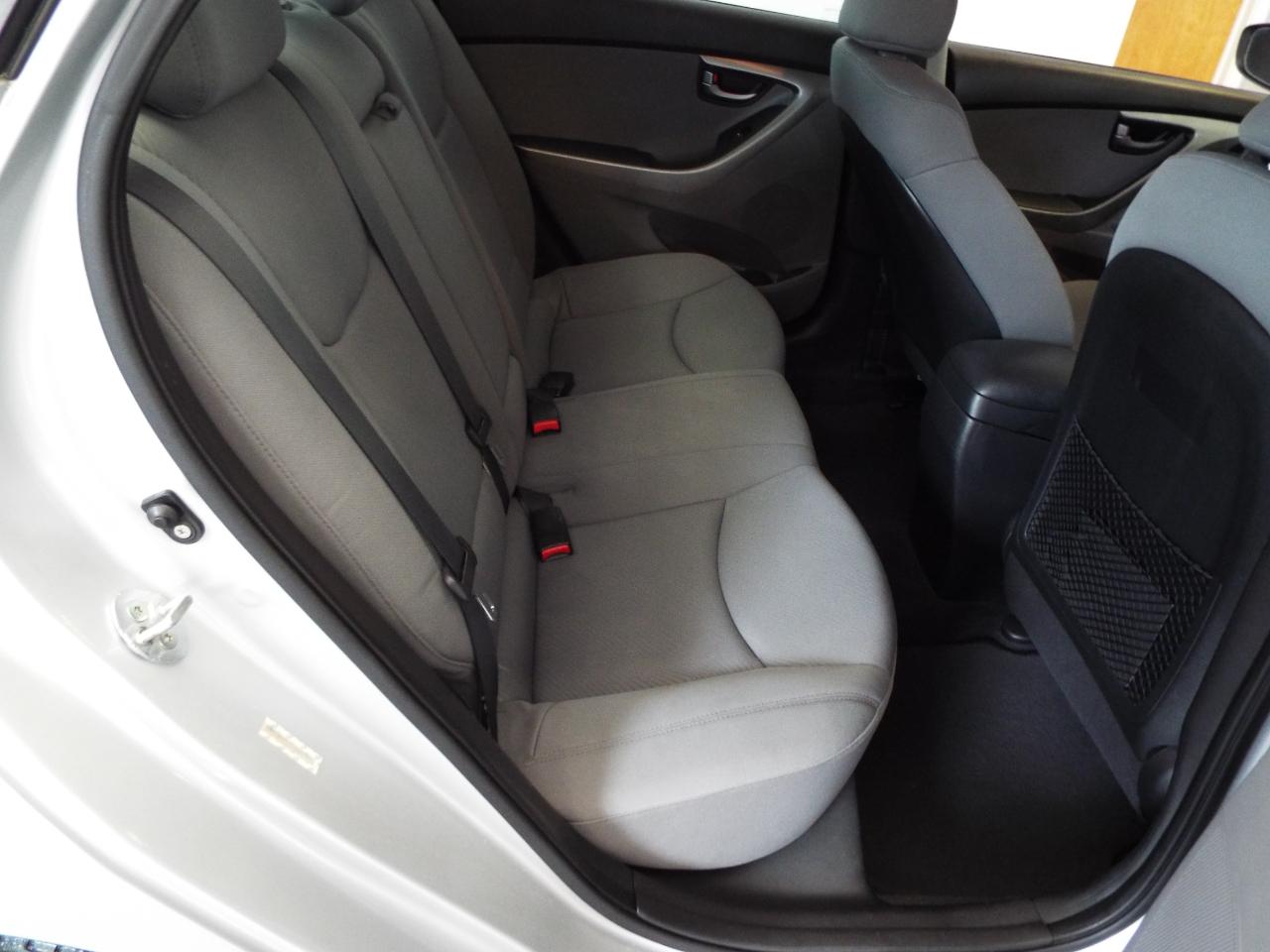 Hyundai Elantra GLS Auto 2012