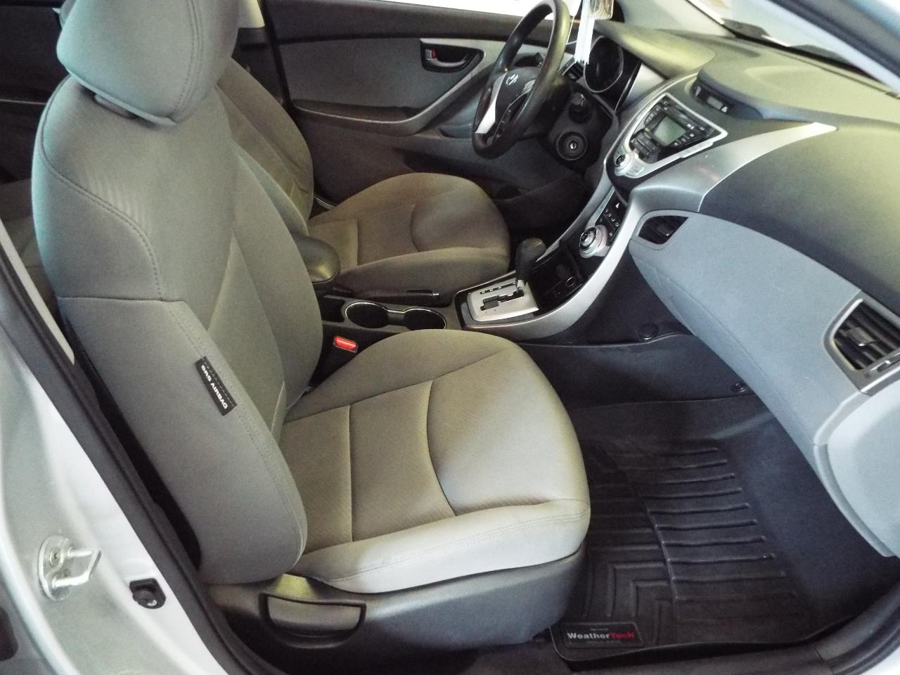 Hyundai Elantra GLS Auto 2012