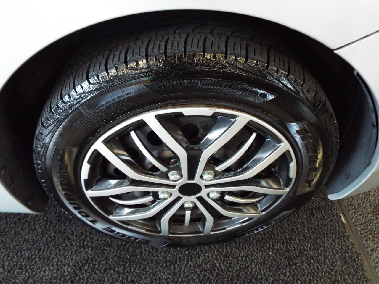 Hyundai Elantra GLS Auto 2012