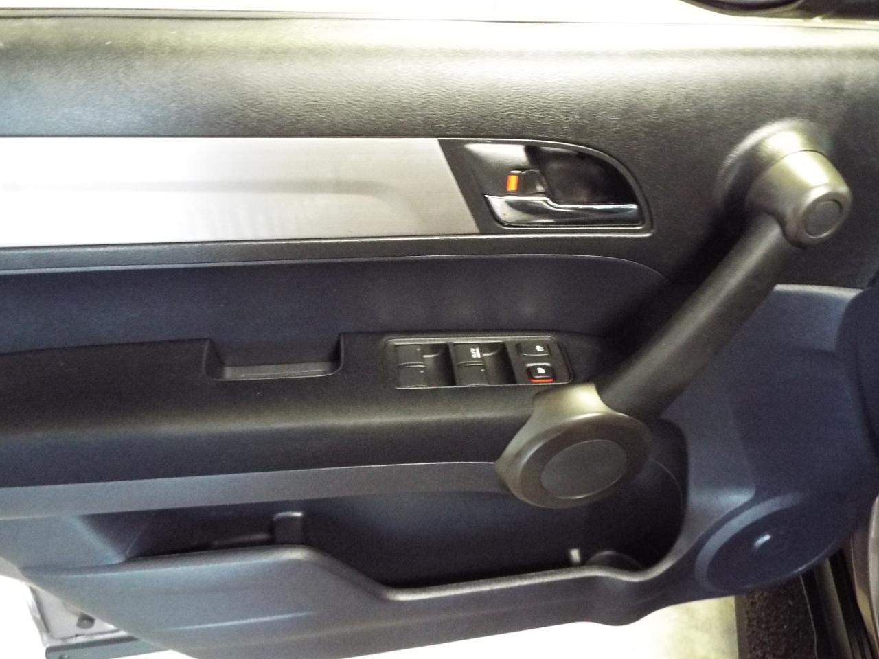Honda CR-V SE 4WD 5-Speed AT 2011