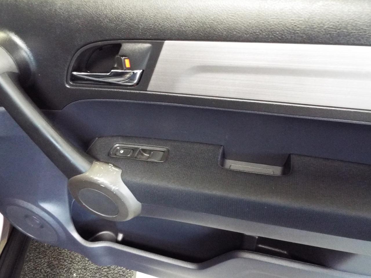 Honda CR-V SE 4WD 5-Speed AT 2011