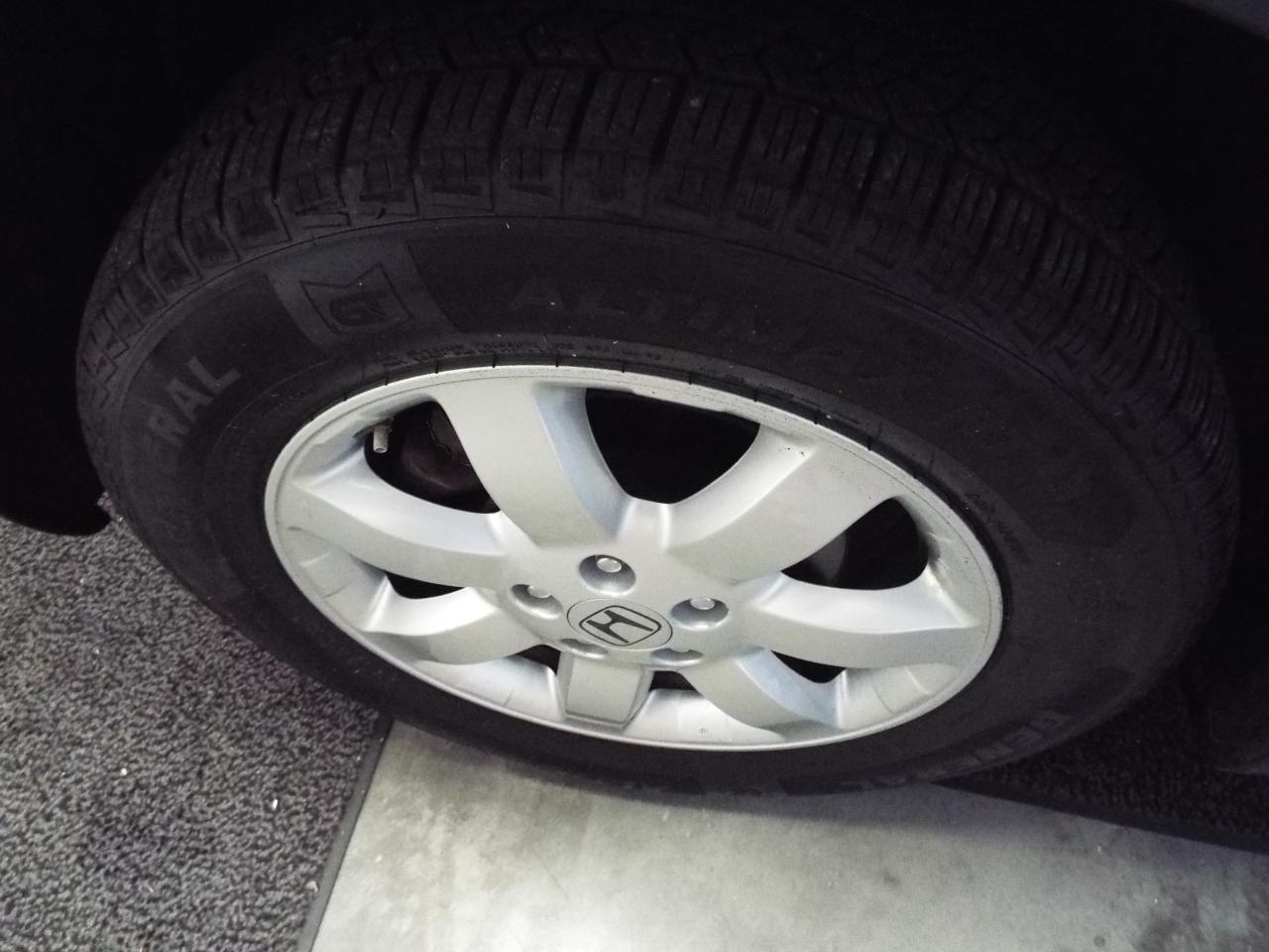 Honda CR-V SE 4WD 5-Speed AT 2011