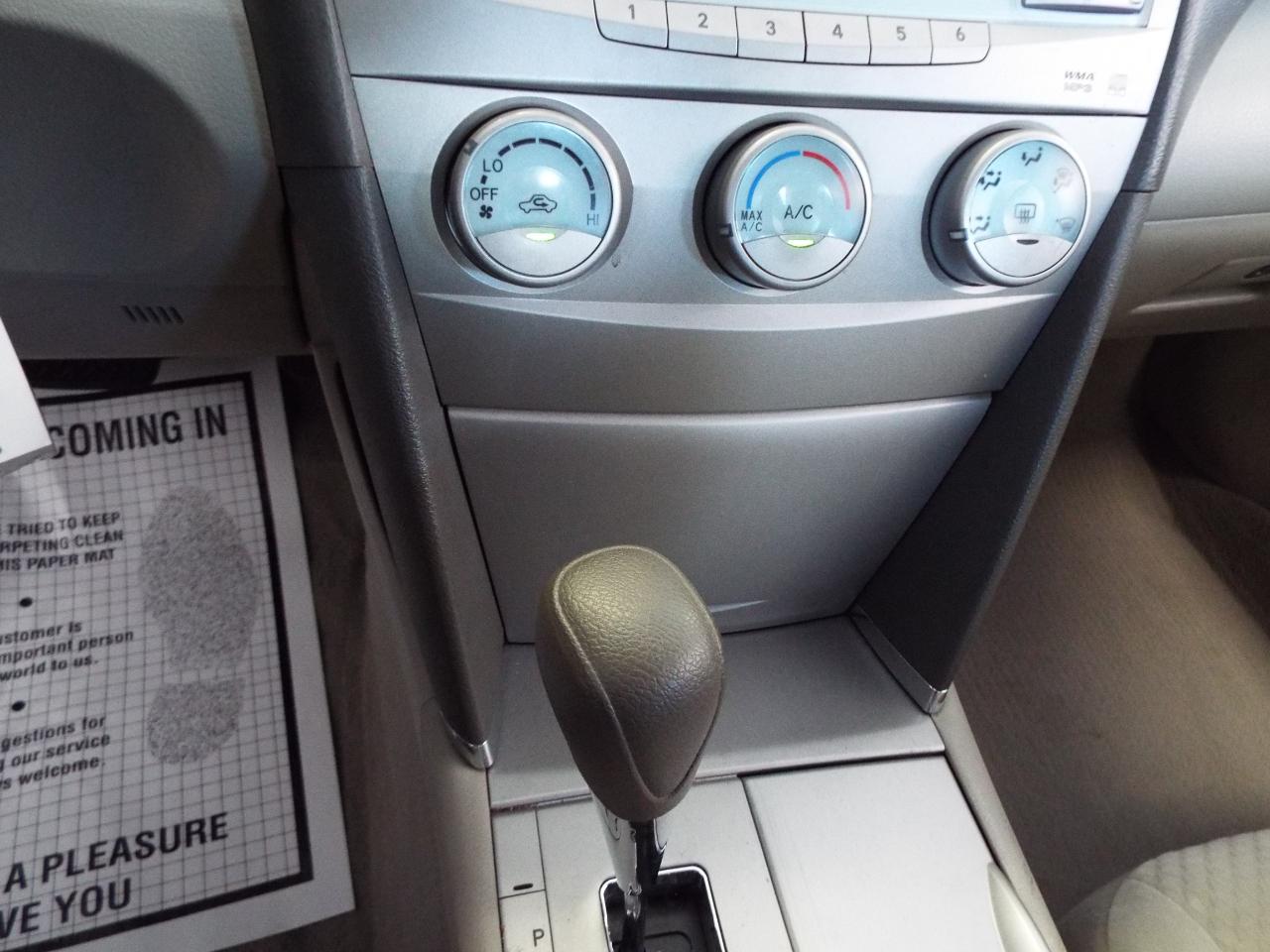 Toyota Camry LE 5-Spd AT 2008
