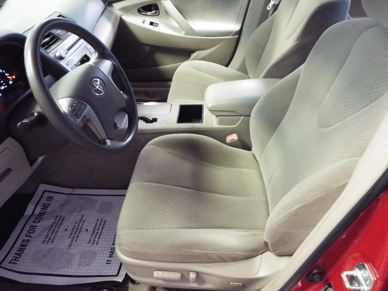 Toyota Camry LE 5-Spd AT 2009