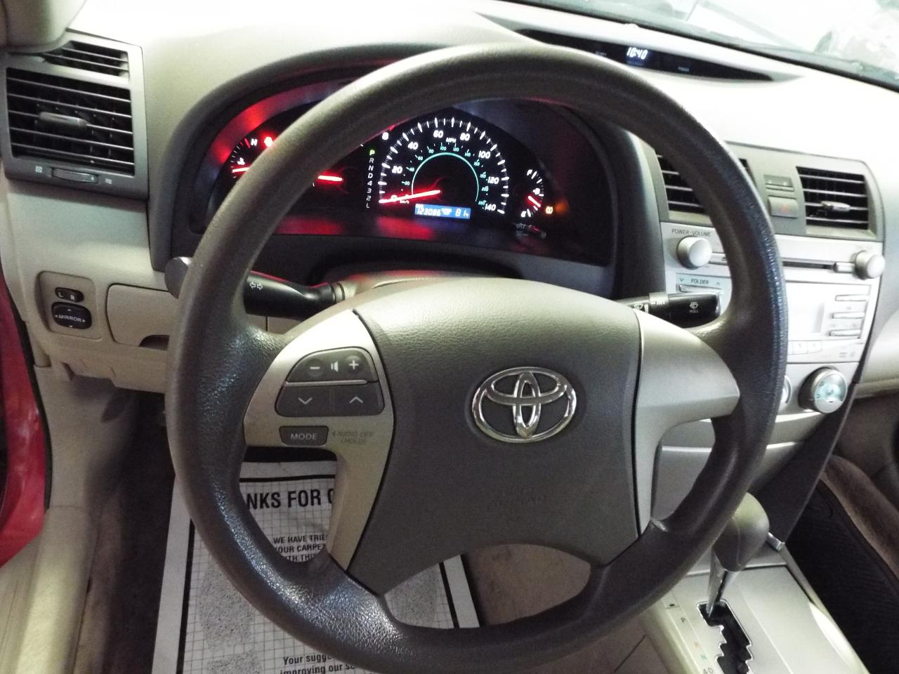 Toyota Camry LE 5-Spd AT 2009