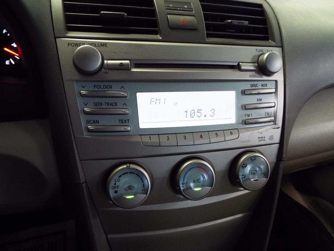 Toyota Camry LE 5-Spd AT 2009