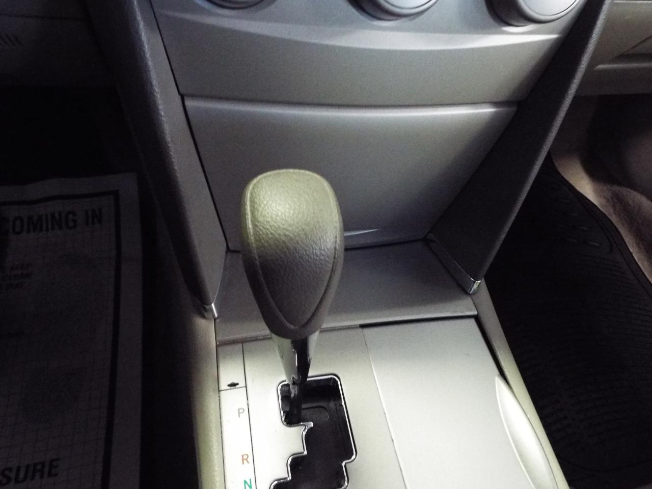 Toyota Camry LE 5-Spd AT 2009