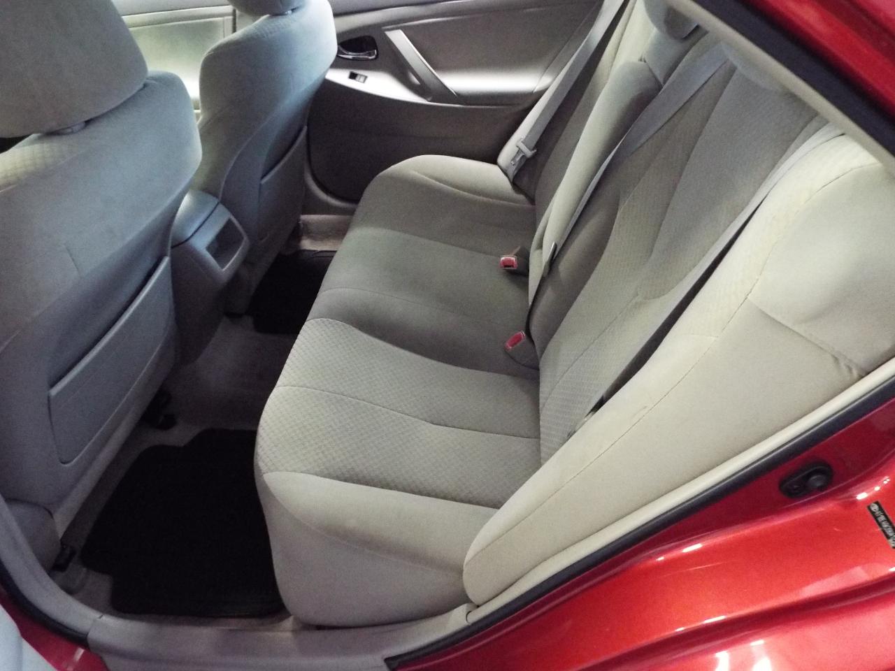Toyota Camry LE 5-Spd AT 2009