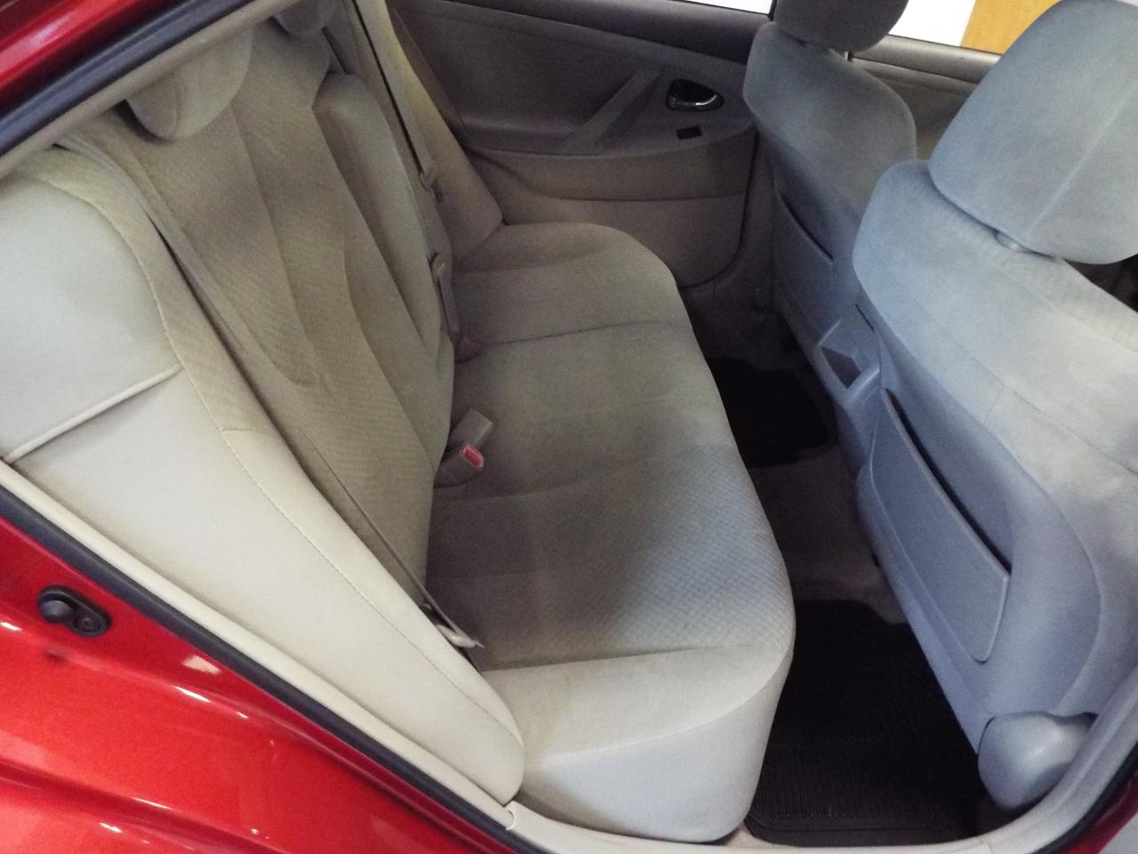 Toyota Camry LE 5-Spd AT 2009