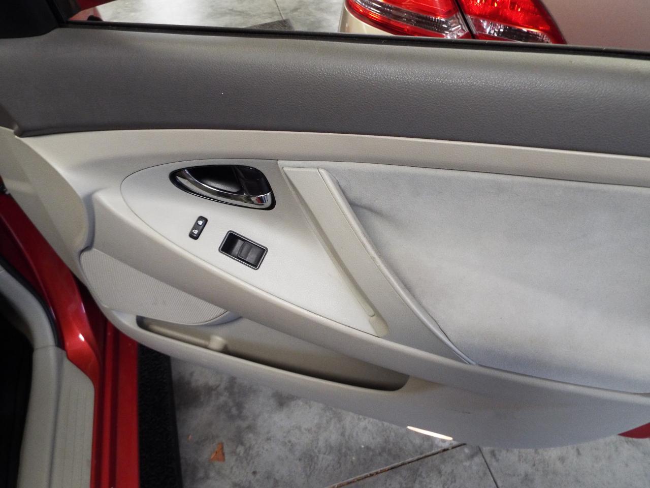 Toyota Camry LE 5-Spd AT 2009