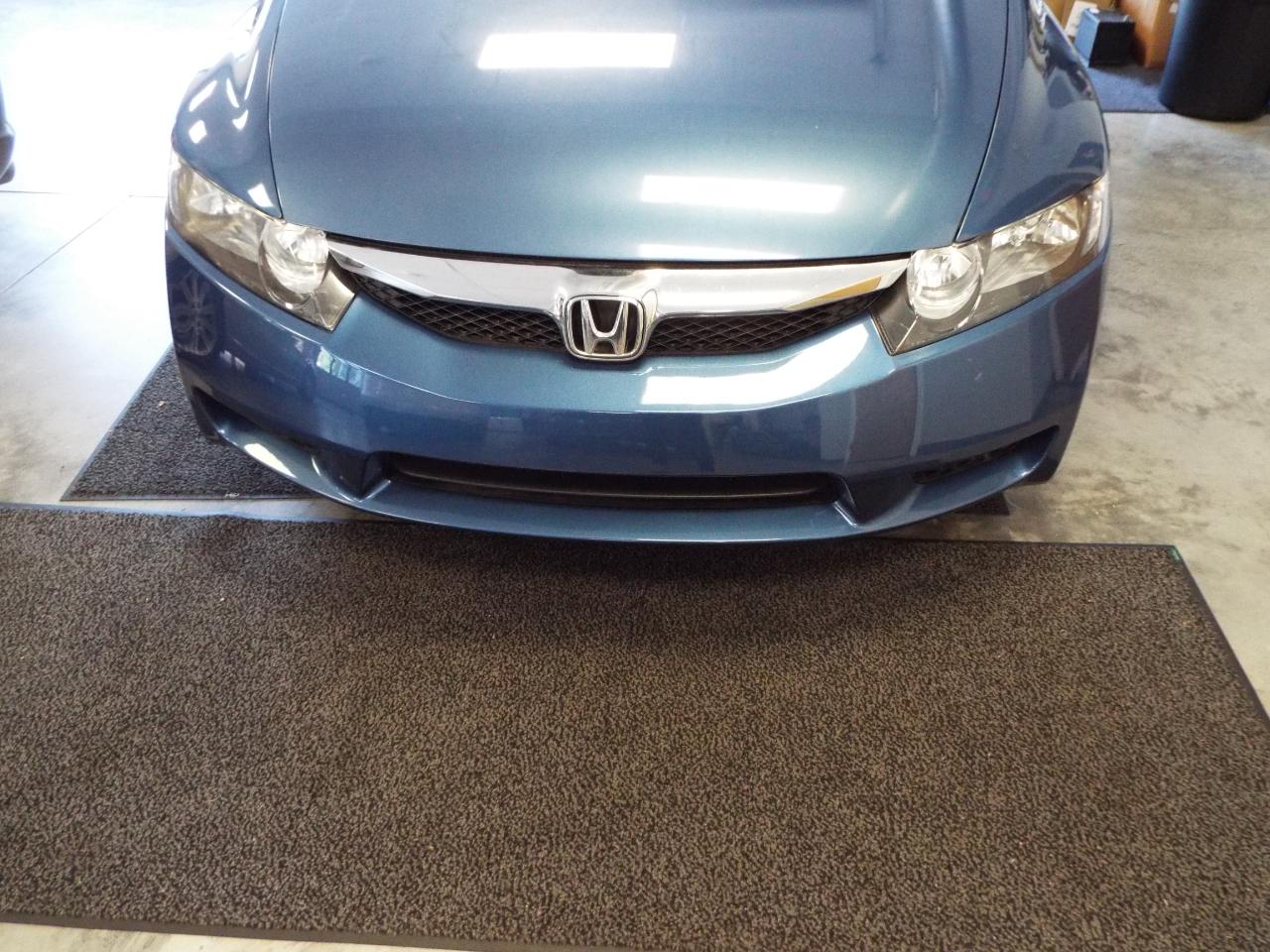 Honda Civic LX Sedan 5-Speed AT 2009