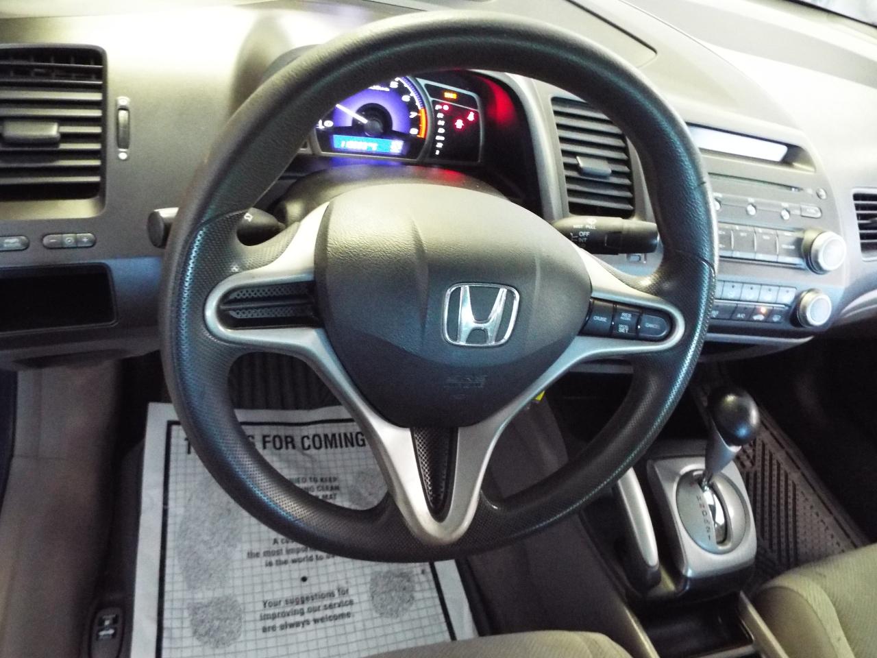 Honda Civic LX Sedan 5-Speed AT 2009