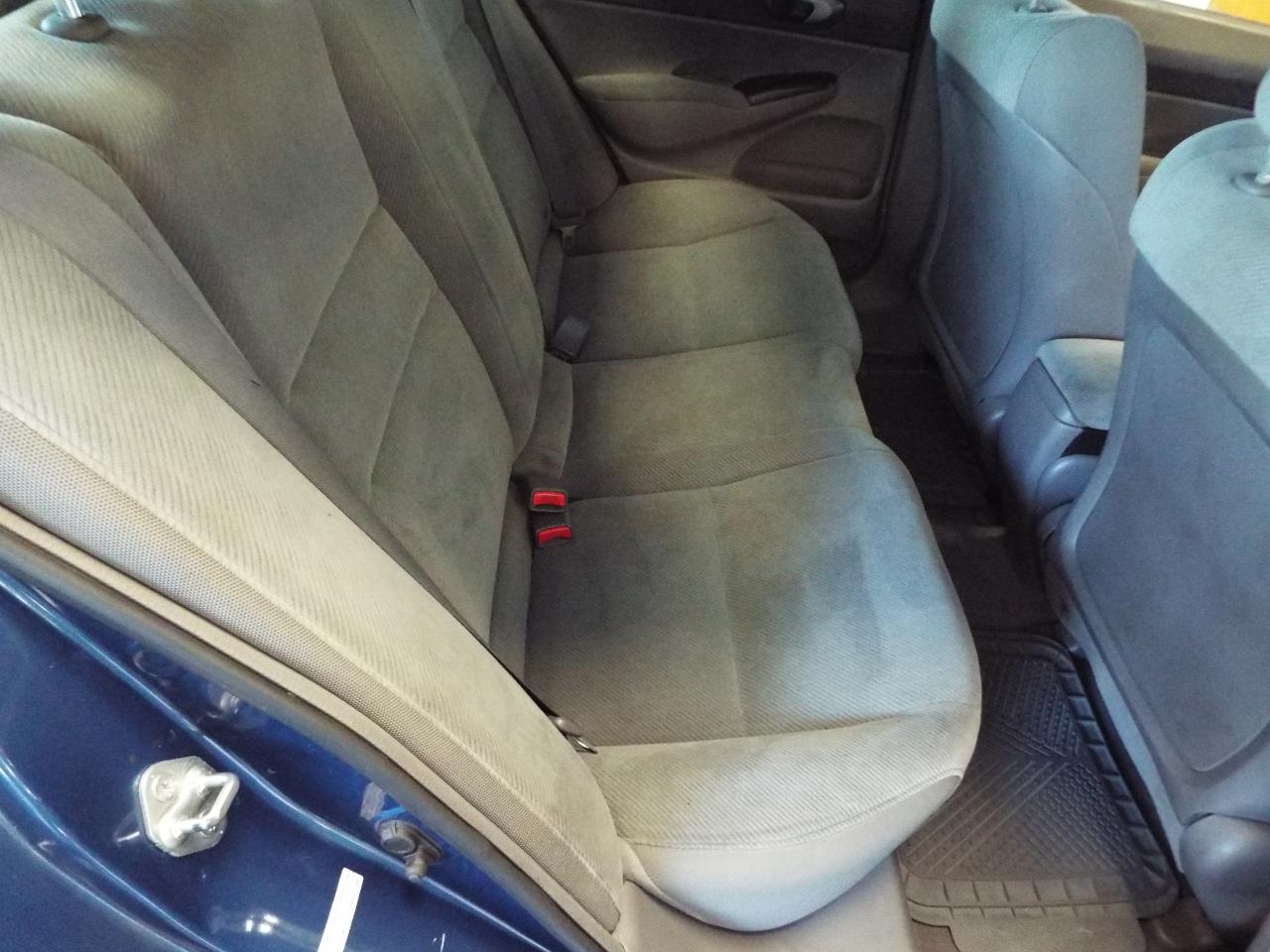 Honda Civic LX Sedan 5-Speed AT 2009