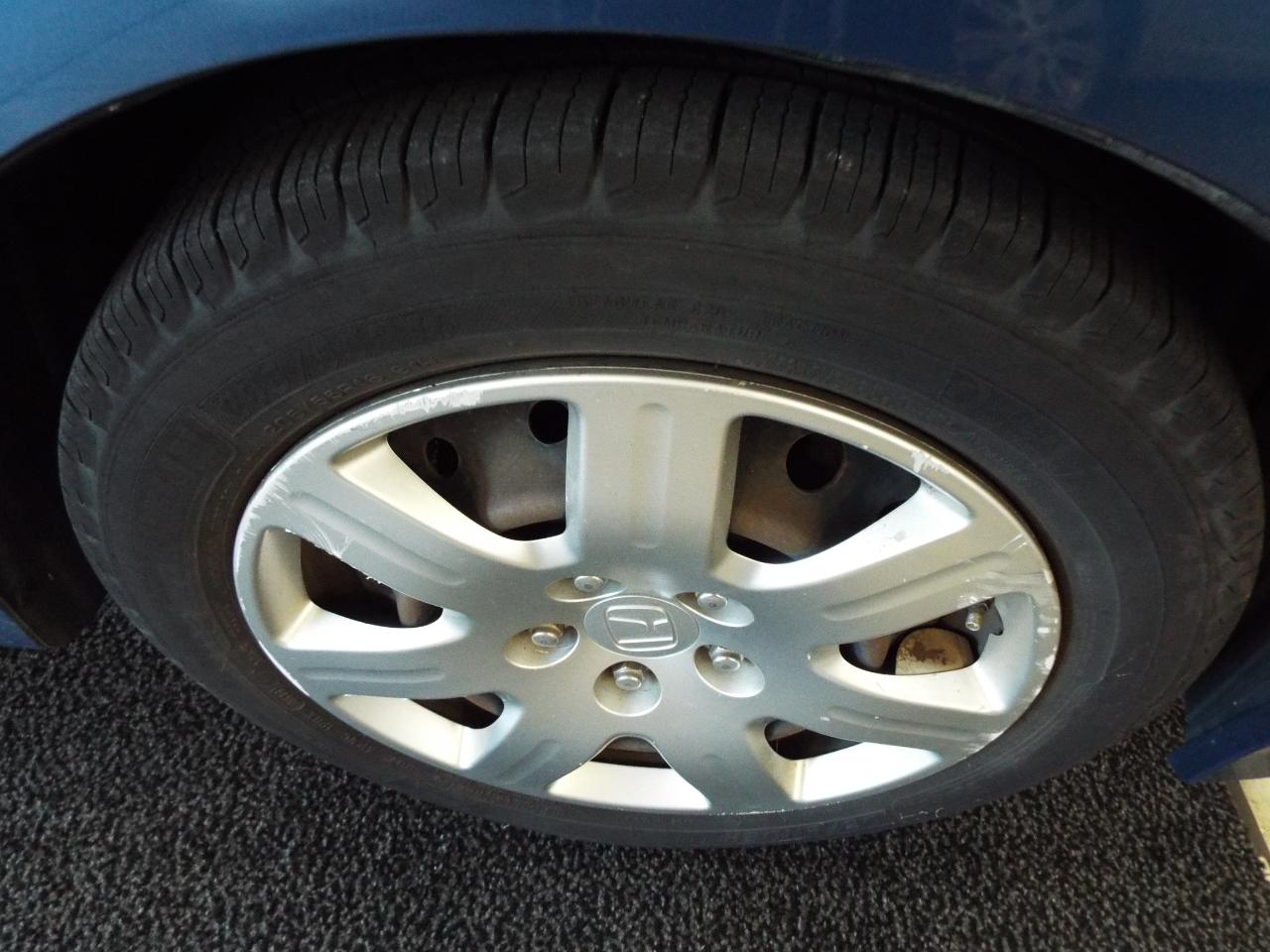Honda Civic LX Sedan 5-Speed AT 2009