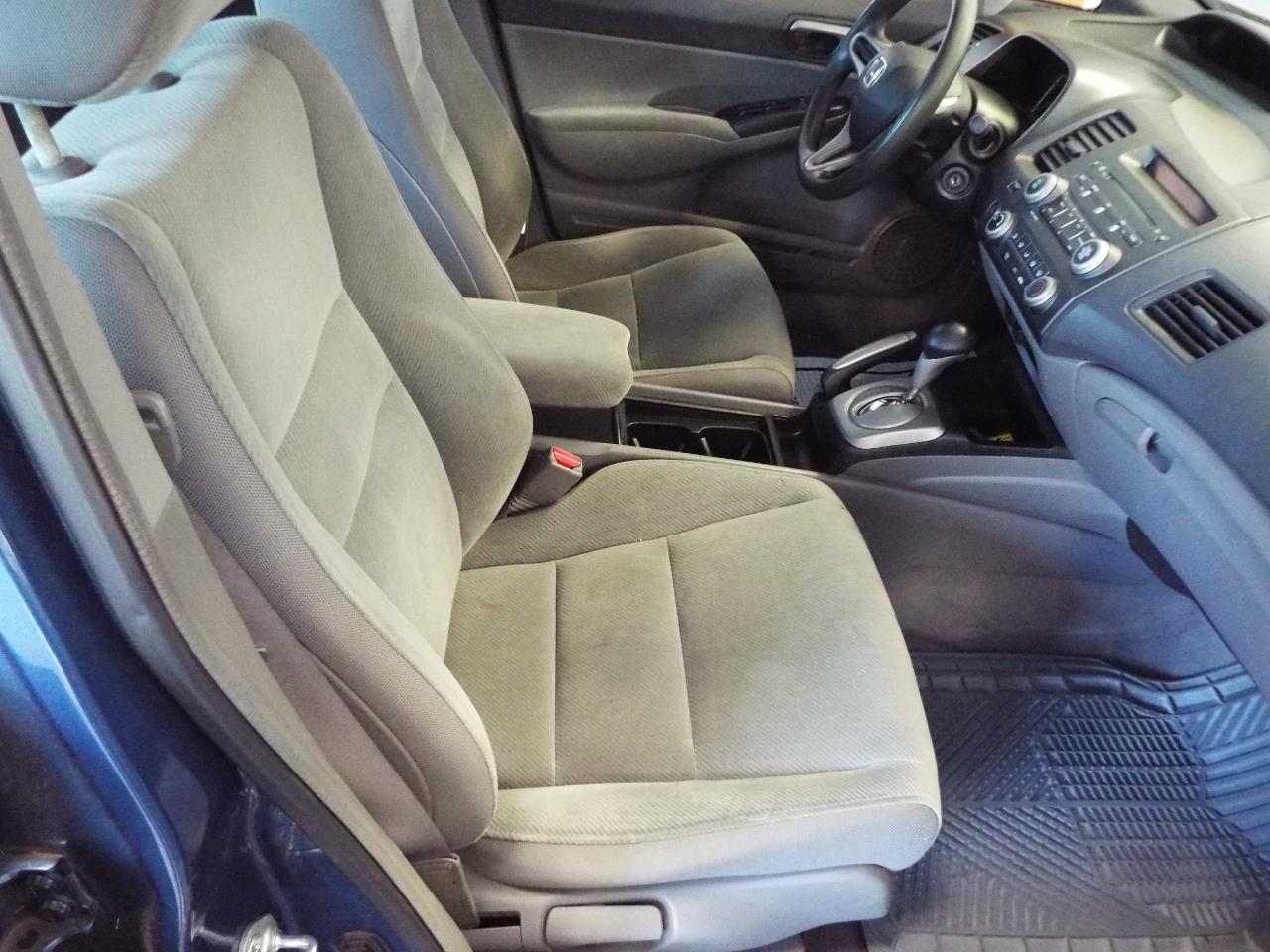 Honda Civic LX Sedan 5-Speed AT 2009