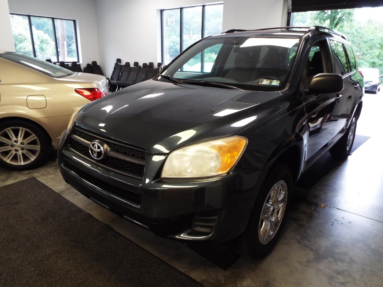 Toyota RAV4 Base I4 4WD 2012