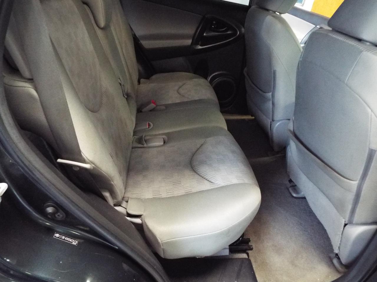 Toyota RAV4 Base I4 4WD 2012