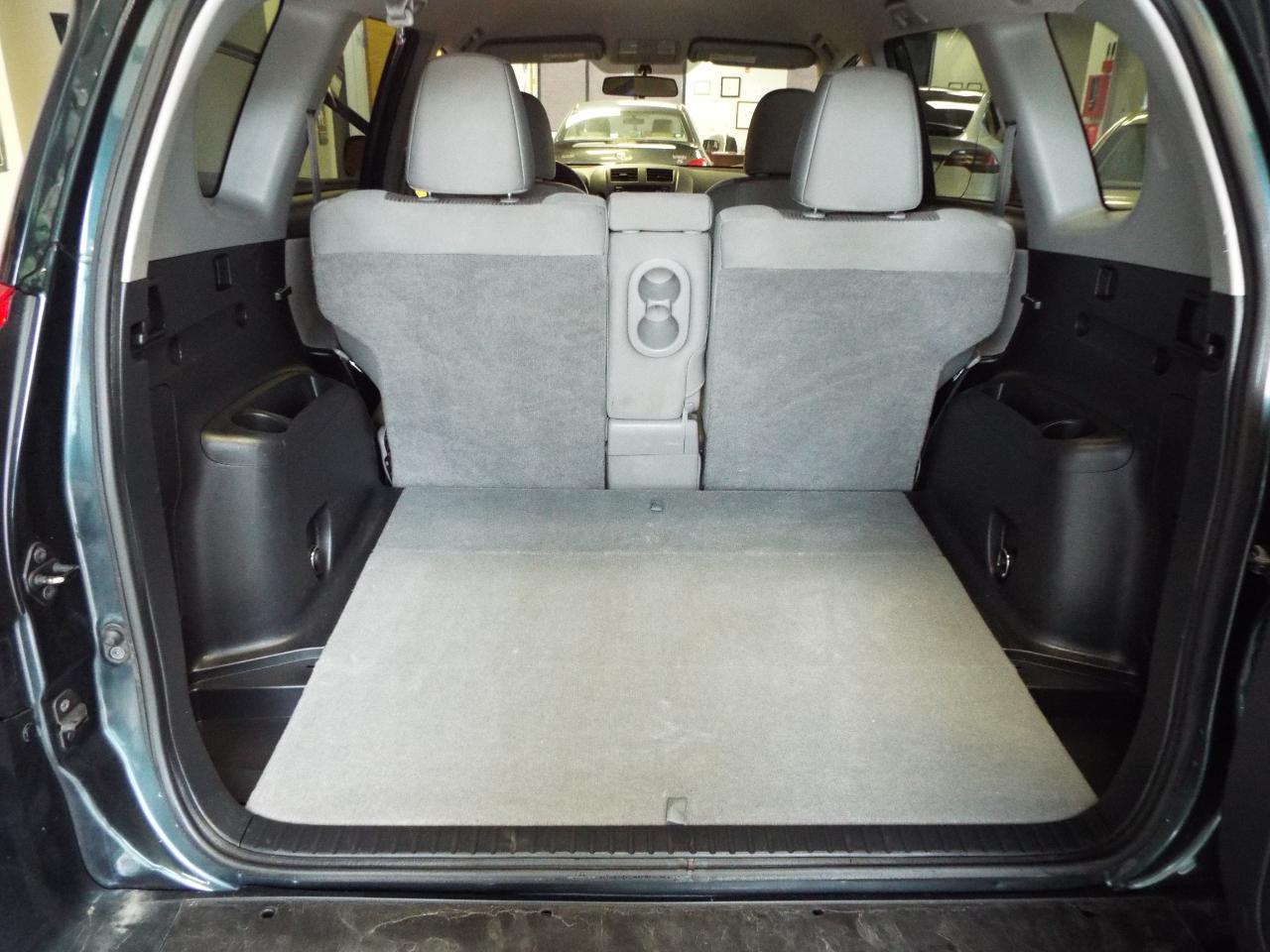 Toyota RAV4 Base I4 4WD 2012